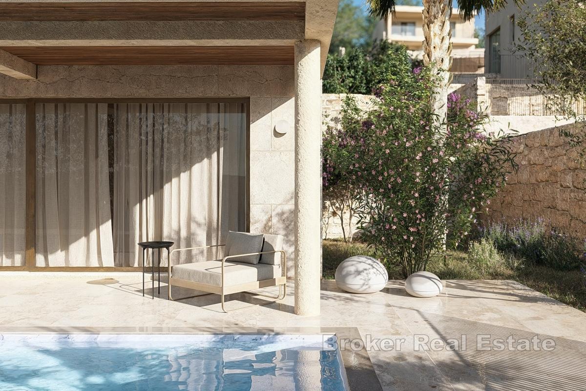 Lyxvilla med pool och havsutsikt