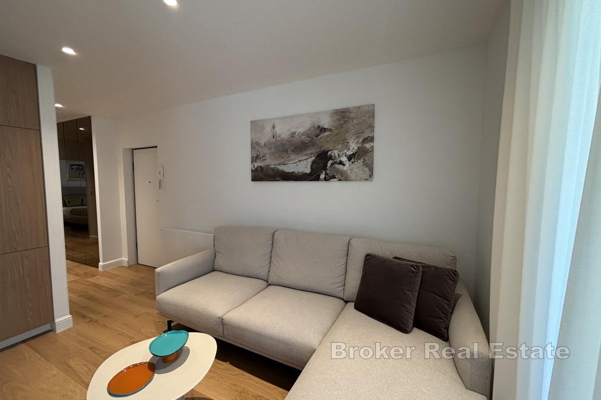 Luksusowy apartament z dwiema sypialniami po całkowitym remoncie