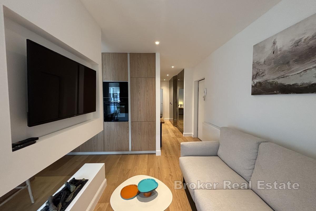 Luksusowy apartament z dwiema sypialniami po całkowitym remoncie