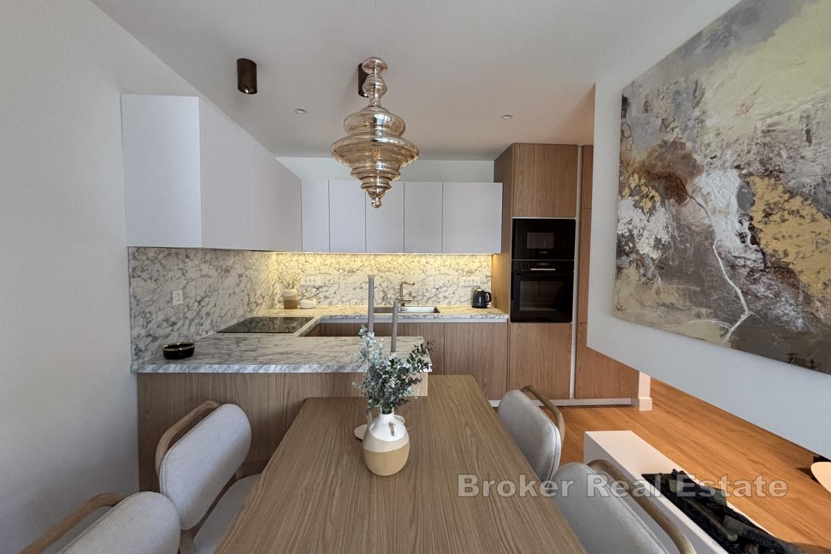 Luksusowy apartament z dwiema sypialniami po całkowitym remoncie