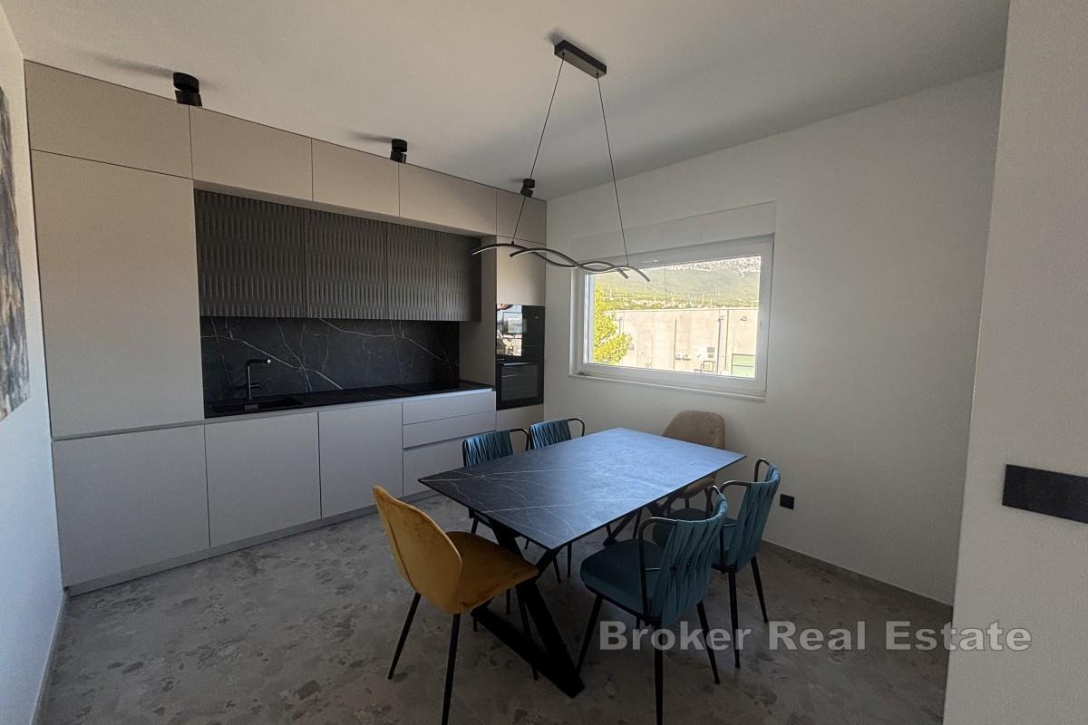 Appartement penthouse moderne avec terrasse sur le toit