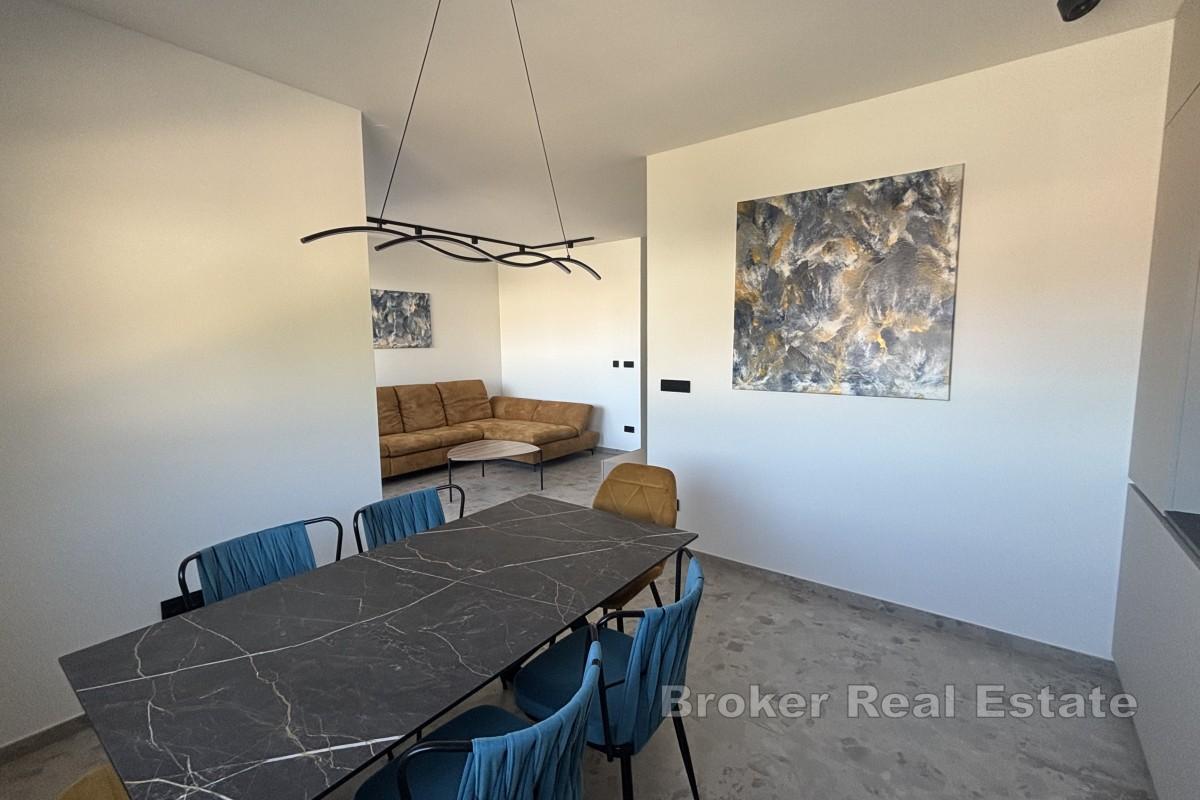 Appartement penthouse moderne avec terrasse sur le toit