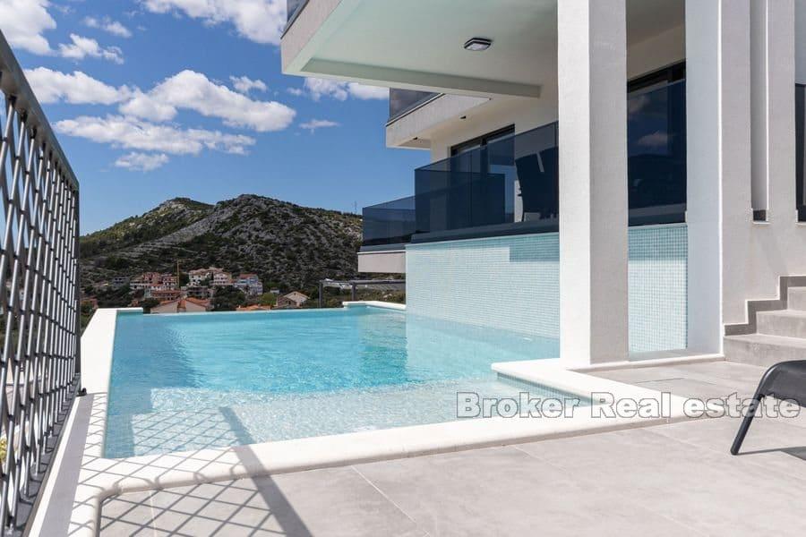 Luxury villa with sea view
