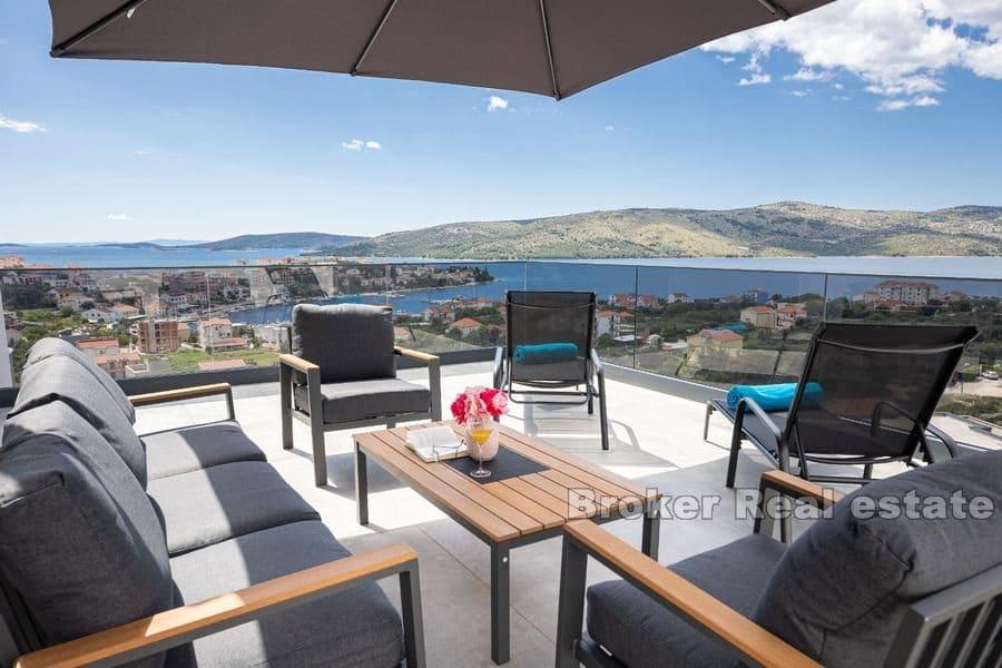 Luxury villa with sea view
