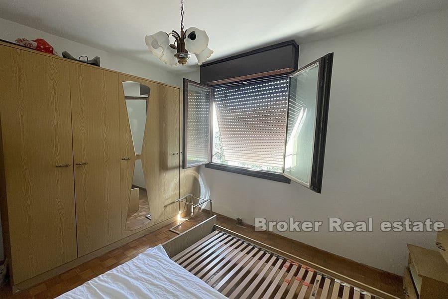 Pujanke, dvosoban stan za renovaciju