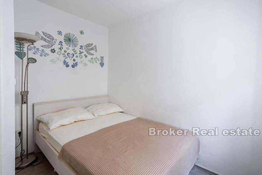 Kamienny dom w centrum z dziedzińcem