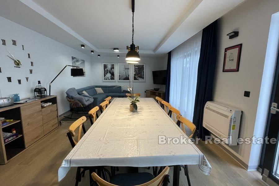 Modern villa med havsutsikt