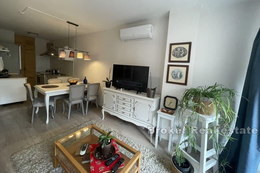 Sućidar, appartement moderne de deux chambres