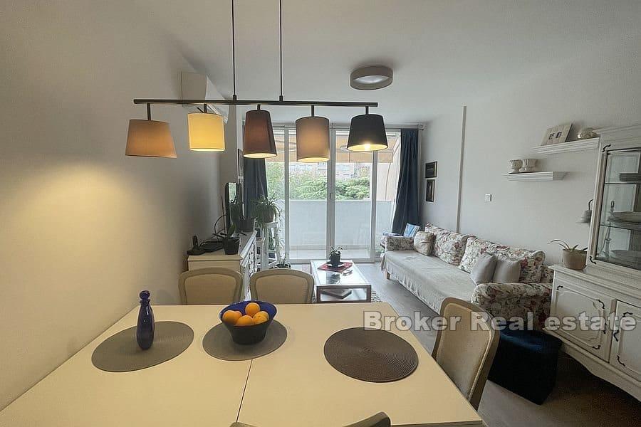 Sućidar, nowoczesny apartament z dwiema sypialniami