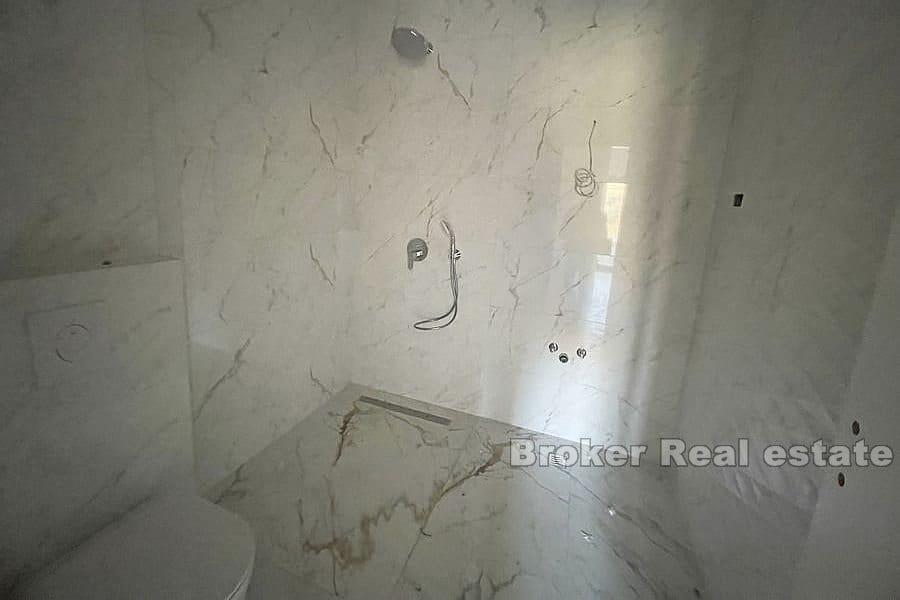 Žnjan, Luksusowe trzypokojowe mieszkanie w nowym budynku