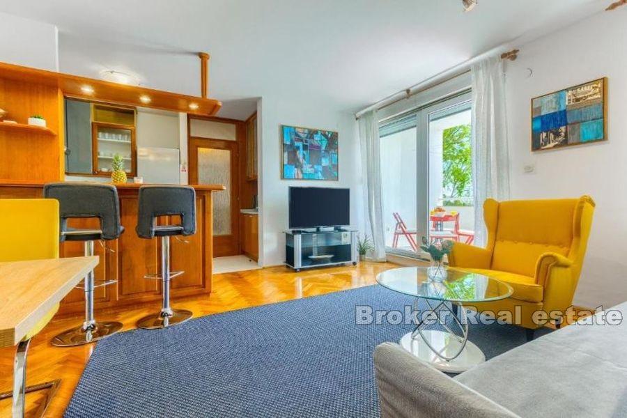 Pazdigrad, comfortable two bedroom apartment