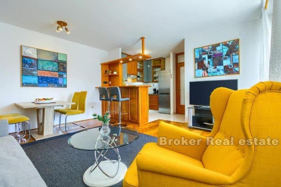 Pazdigrad, comfortable two bedroom apartment
