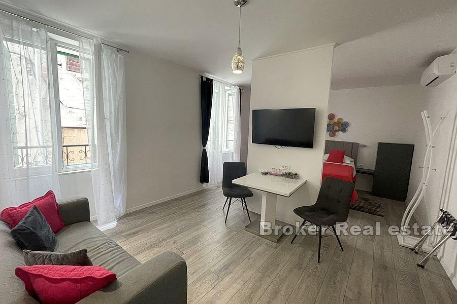 Apartment with three units