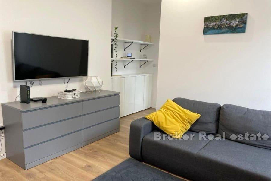 Manuš, appartement divisé en deux unités
