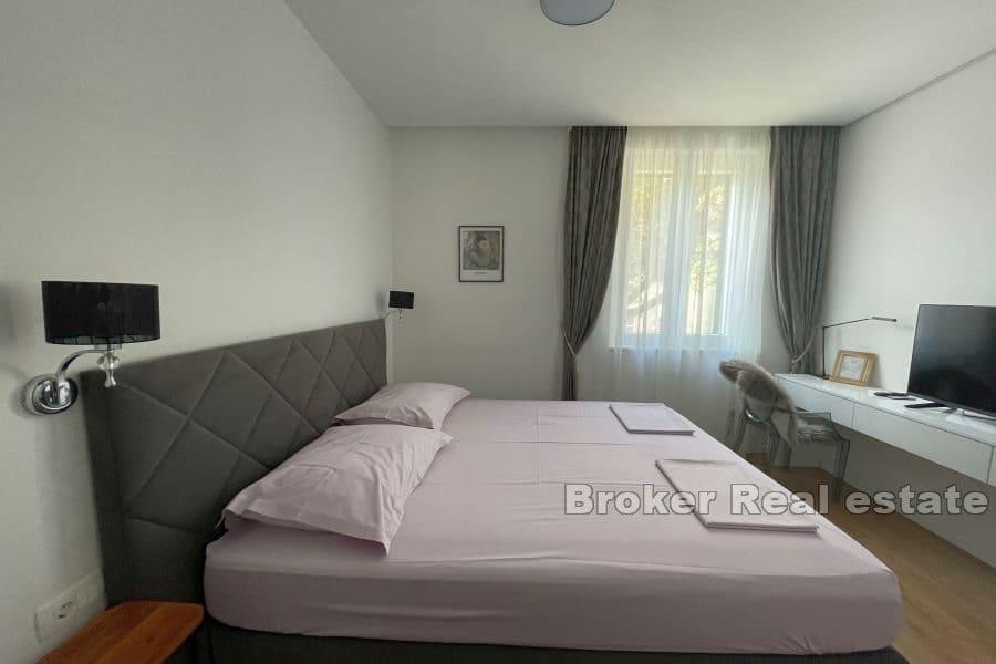 Manuš, apartment divided into two units