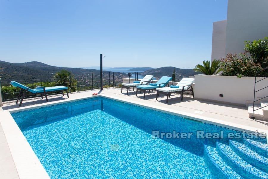 Luxury villas with sea view
