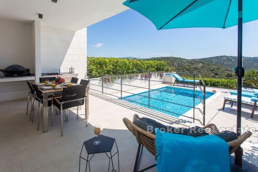 Luxury villas with sea view