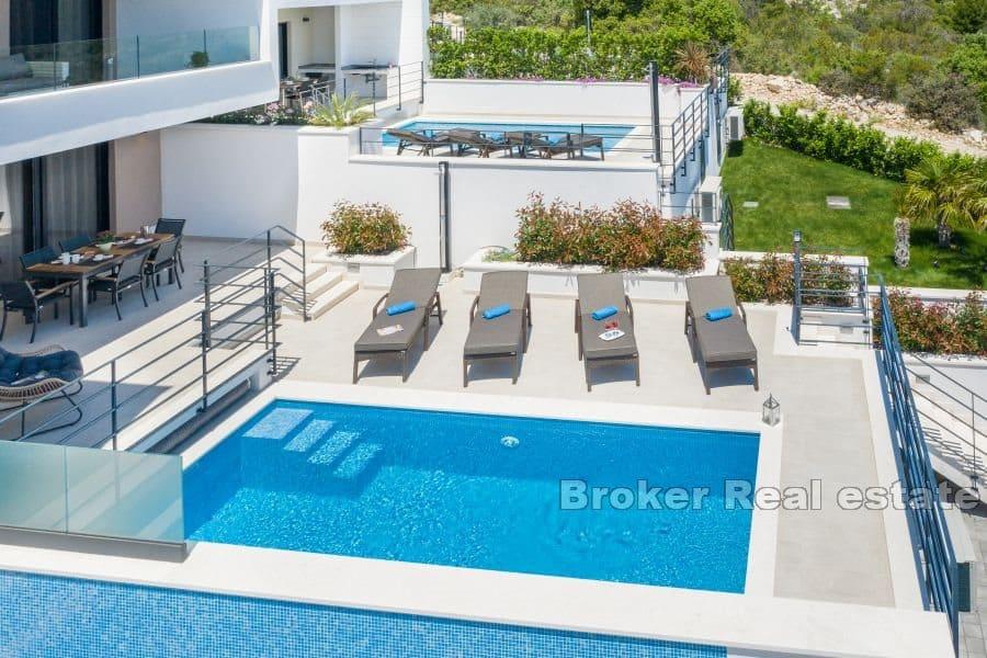 Luxury villas with sea view