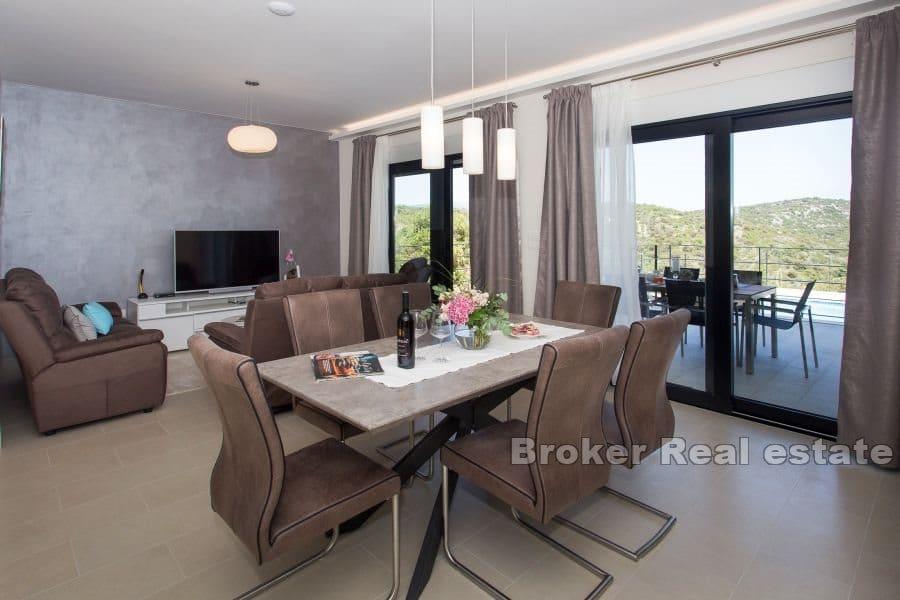 Luxury villas with sea view