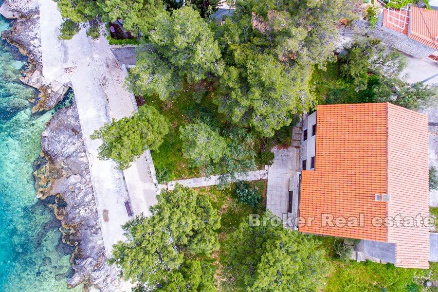 Seafront house in an exceptional location