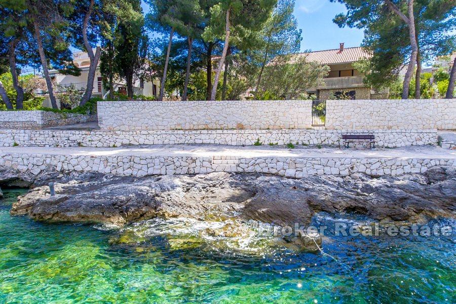 Seafront house in an exceptional location