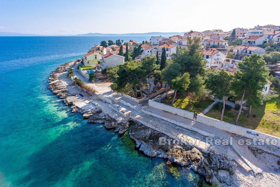 Seafront house in an exceptional location