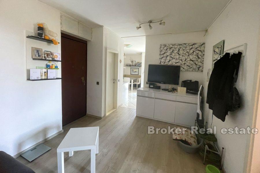 Spinut, three-bedroom apartment with sea view