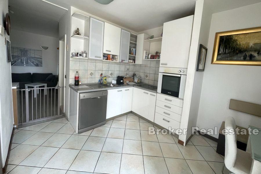 Spinut, apartament z trzema sypialniami i widokiem na morze