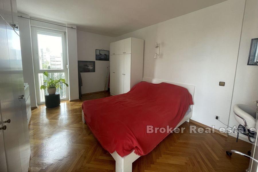 Spinut, apartament z trzema sypialniami i widokiem na morze