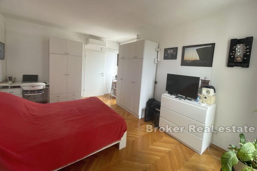 Spinut, apartament z trzema sypialniami i widokiem na morze