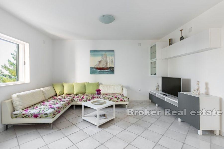Villa in a great location, first row by the sea