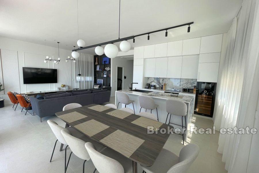 Luxury villa with a panoramic view of the sea