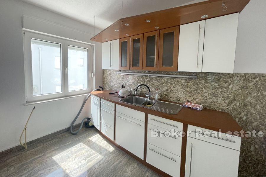 Geräumige Dreizimmerwohnung mit Meerblick