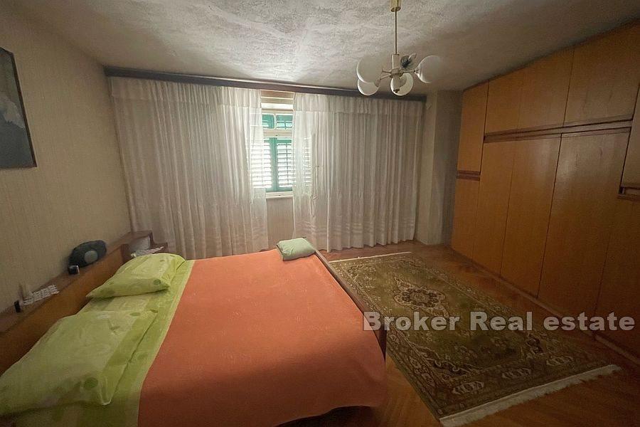 Kamena kuća s pogledom na more