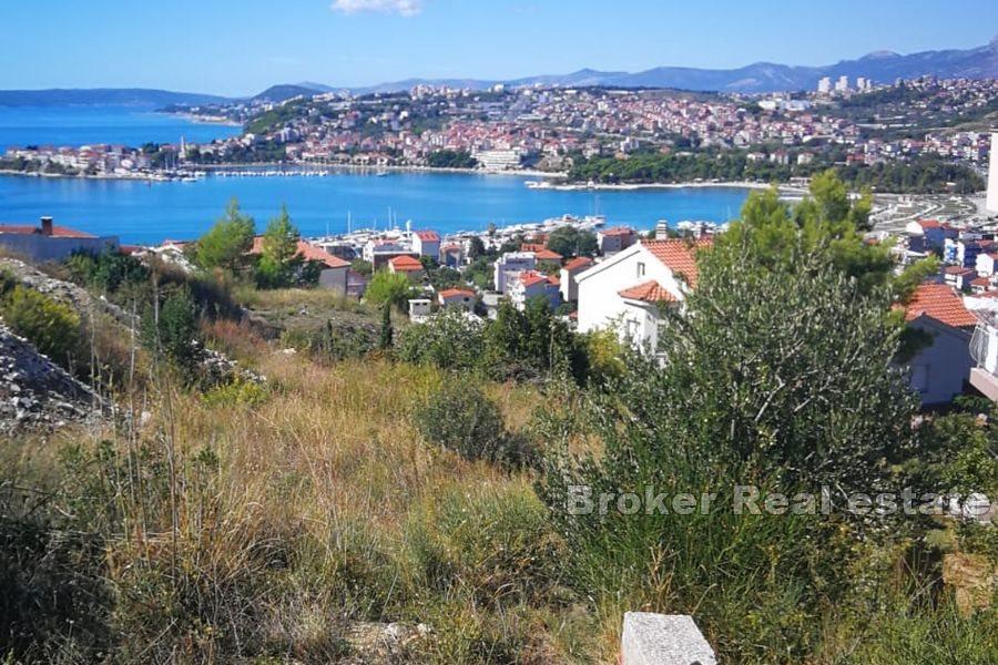 Building land with sea view
