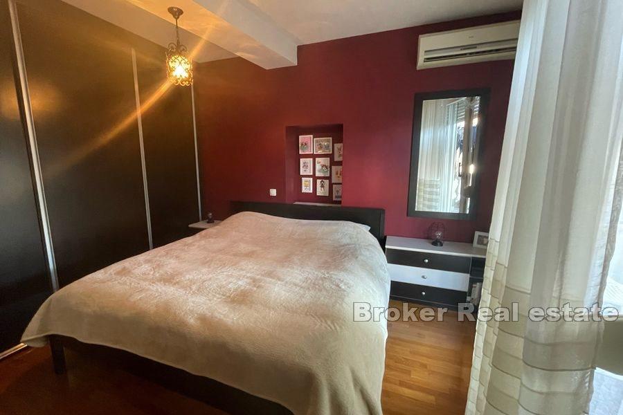 Manuš, Wohnung mit drei Schlafzimmern