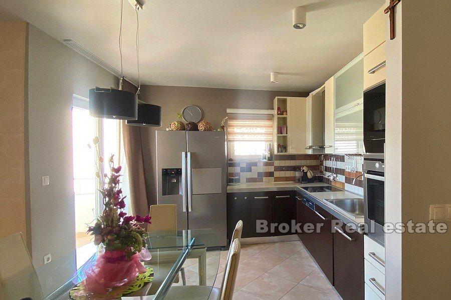 Modernly decorated, spacious apartment