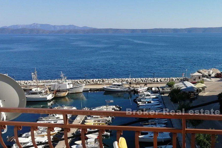 Kamienica w pierwszym rzędzie do morza