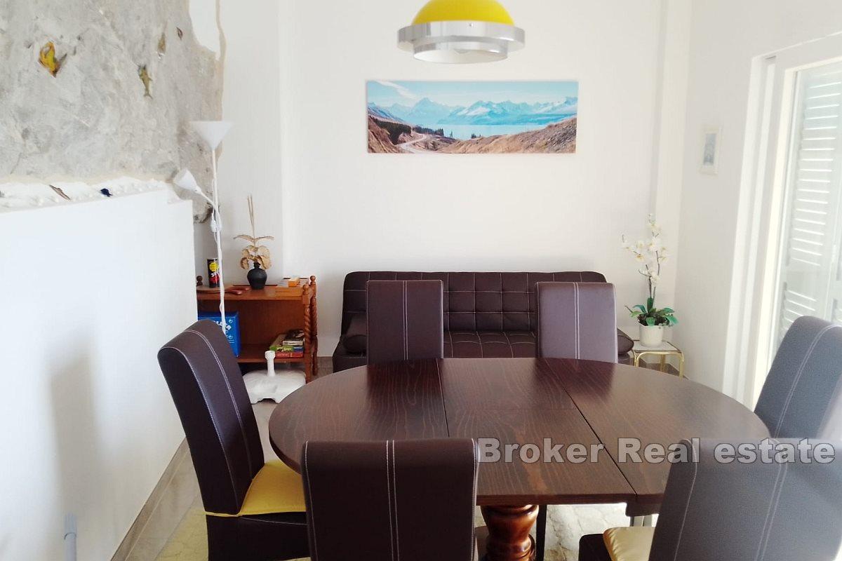 Unique real estate first row to the sea