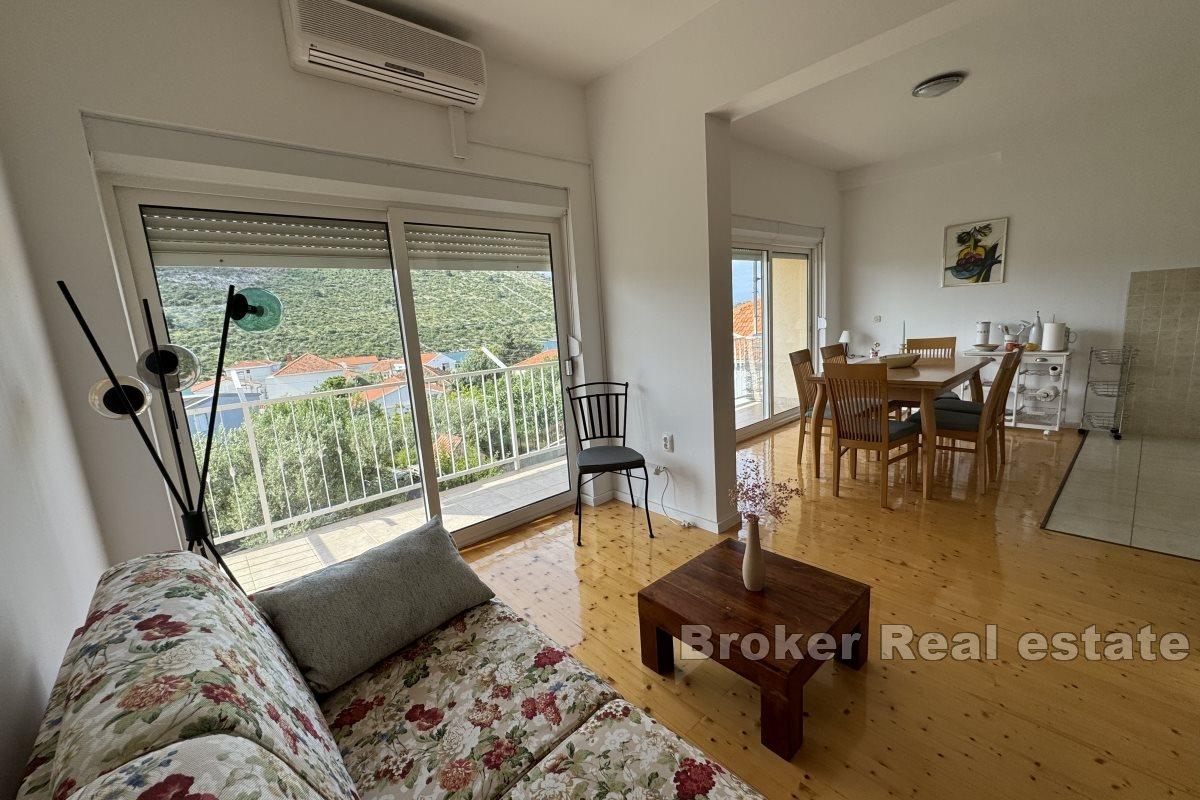 Apartmanska kuća na mirnoj lokaciji