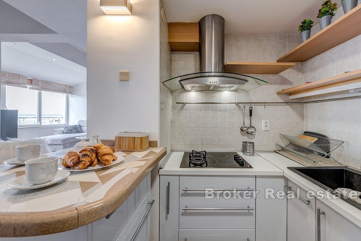 Bel appartement ensoleillé avec vue sur la mer