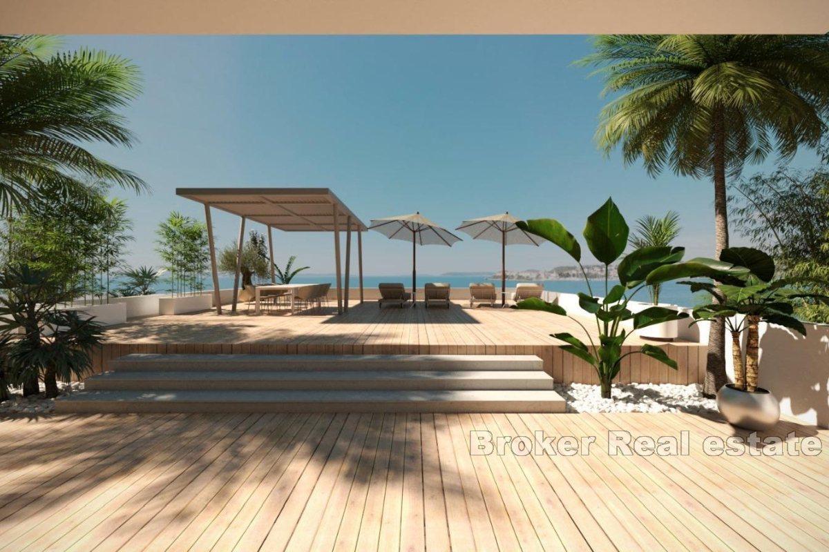 Two-story apartment, first row to the sea