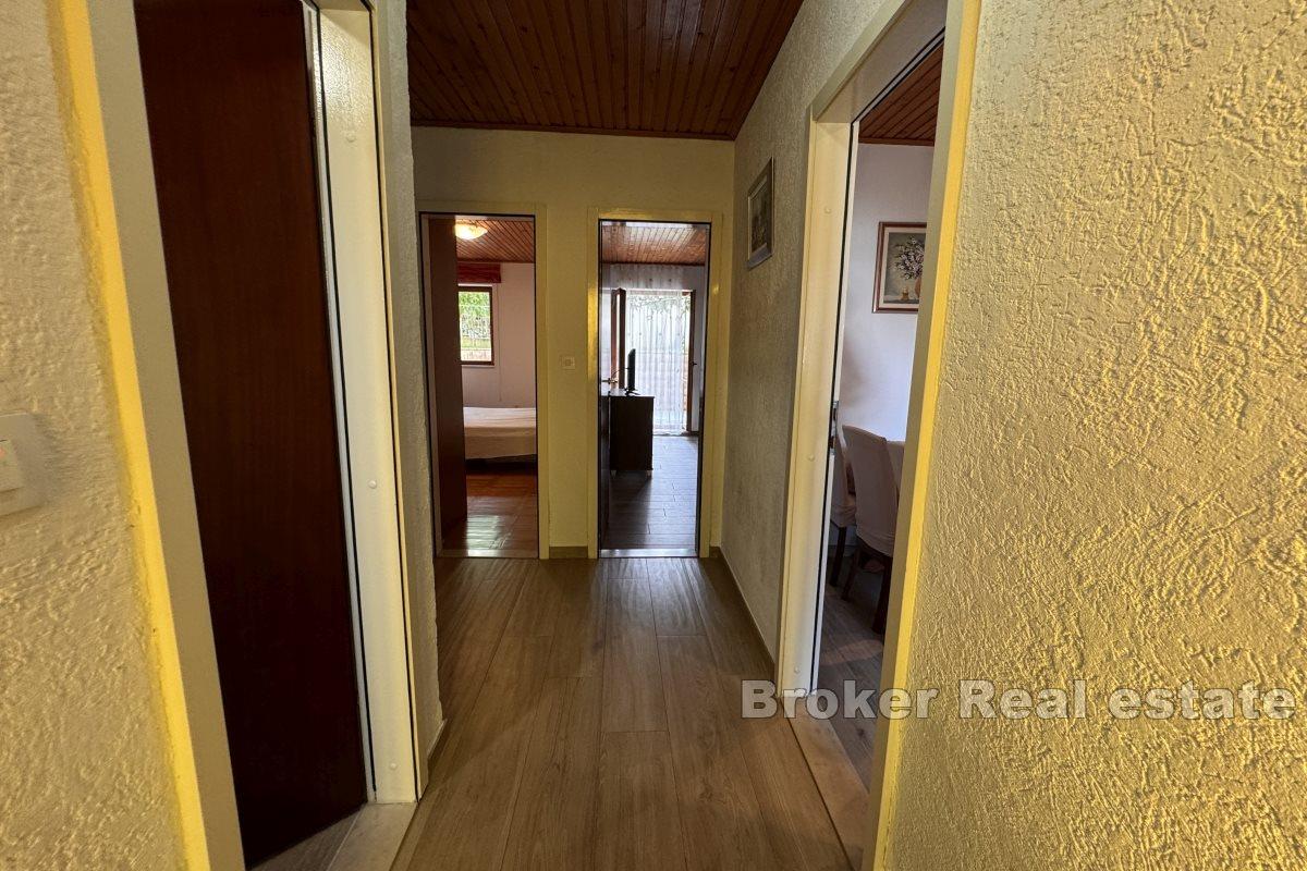 Ett-roms leilighet med hage