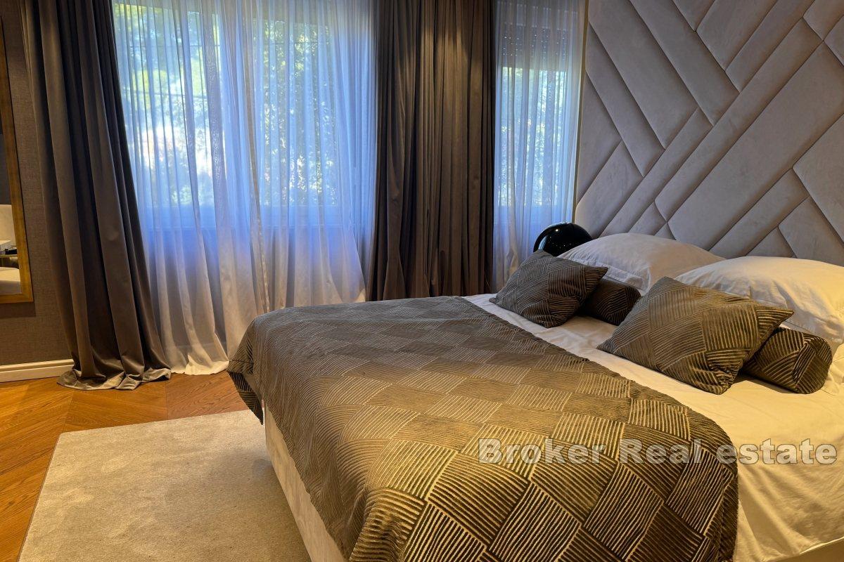 001-2036-119-Split-Gripe-Designer-furnisher-rooms-for-sale