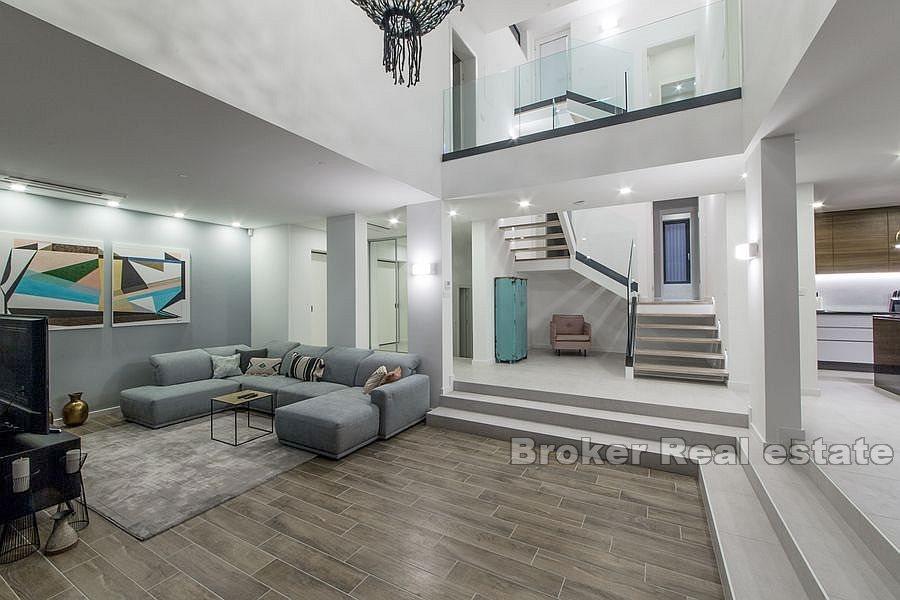 Villa de luxe avec vue dégagée sur la mer