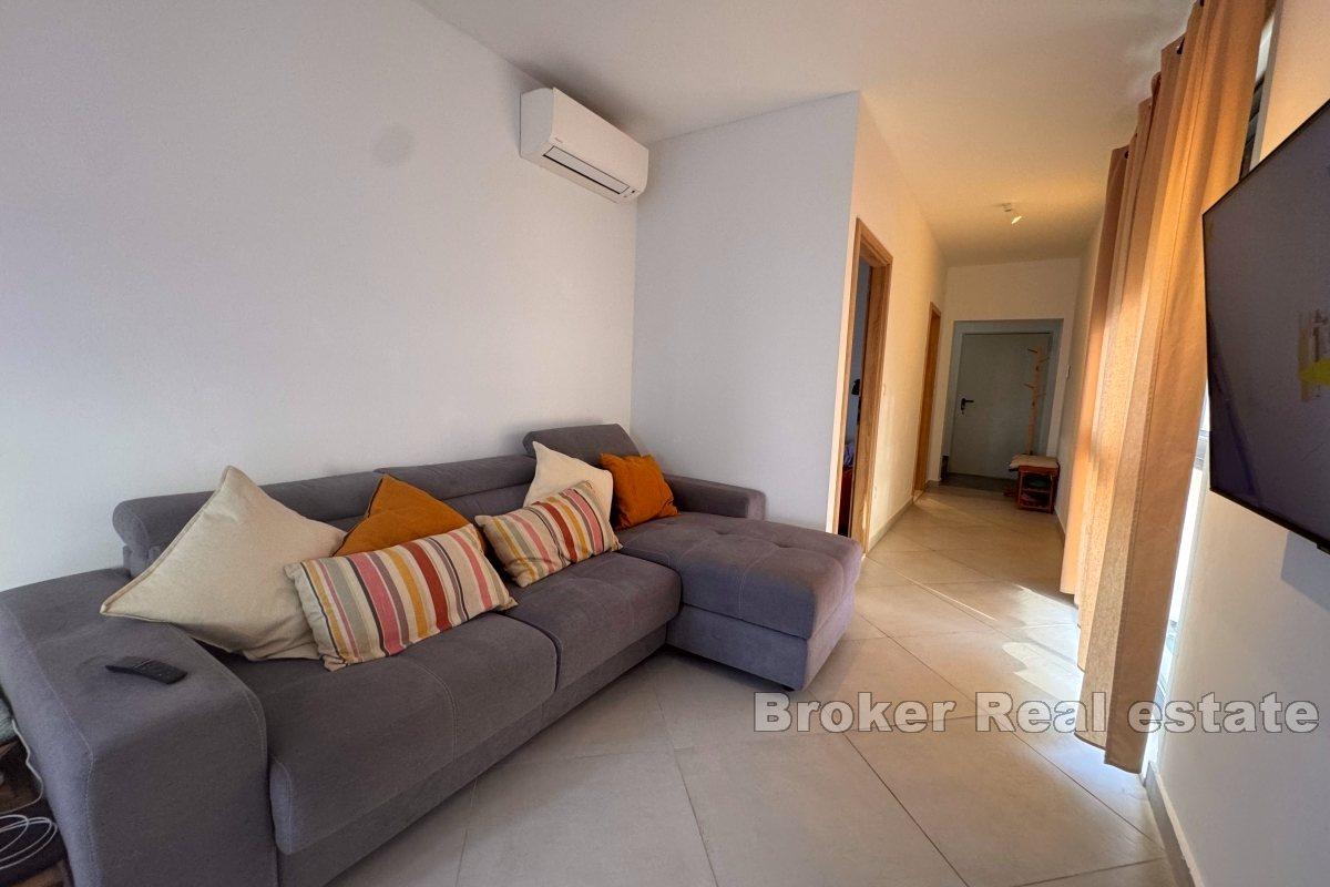 Long-term apartment rental in Strožanac
