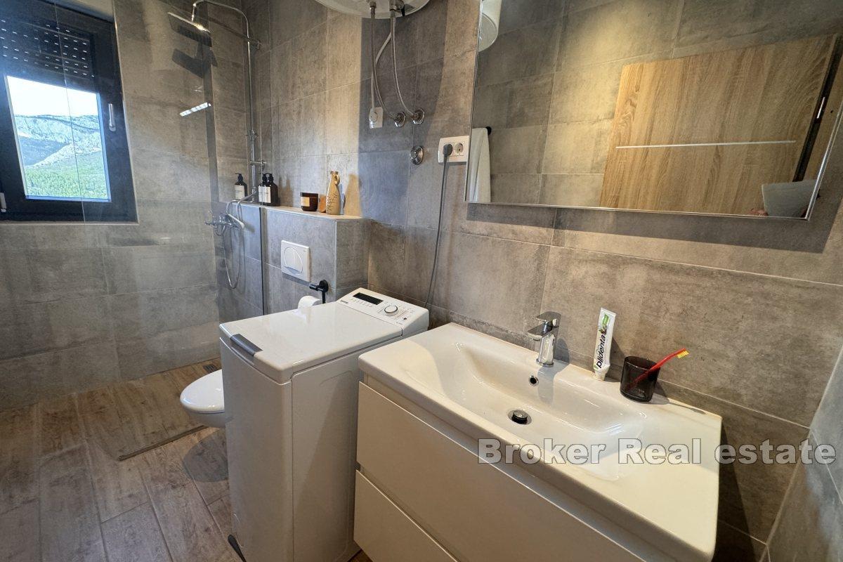 Long-term apartment rental in Strožanac