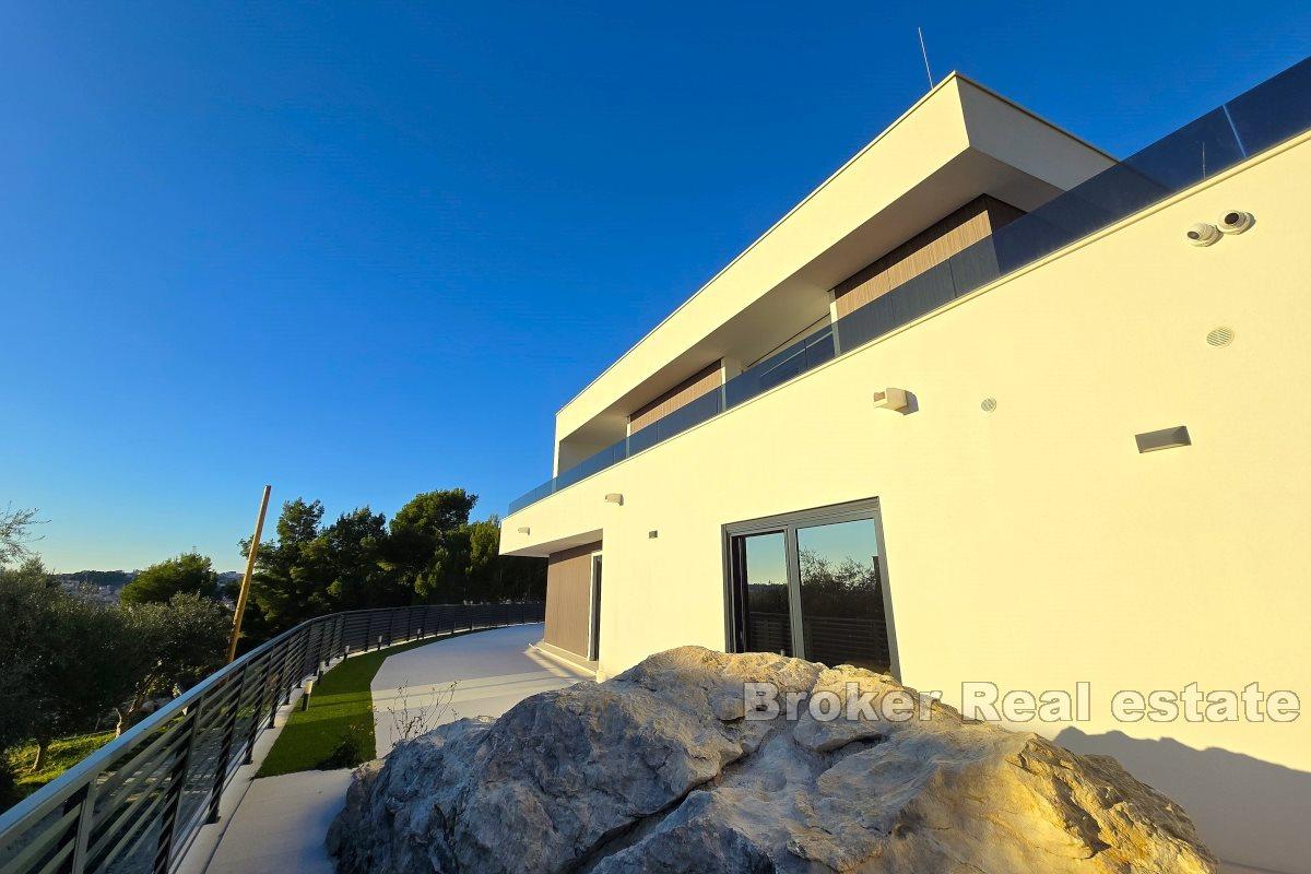 001-2036-124-Split-area-Luxuriously-decorated-villa-for-sale