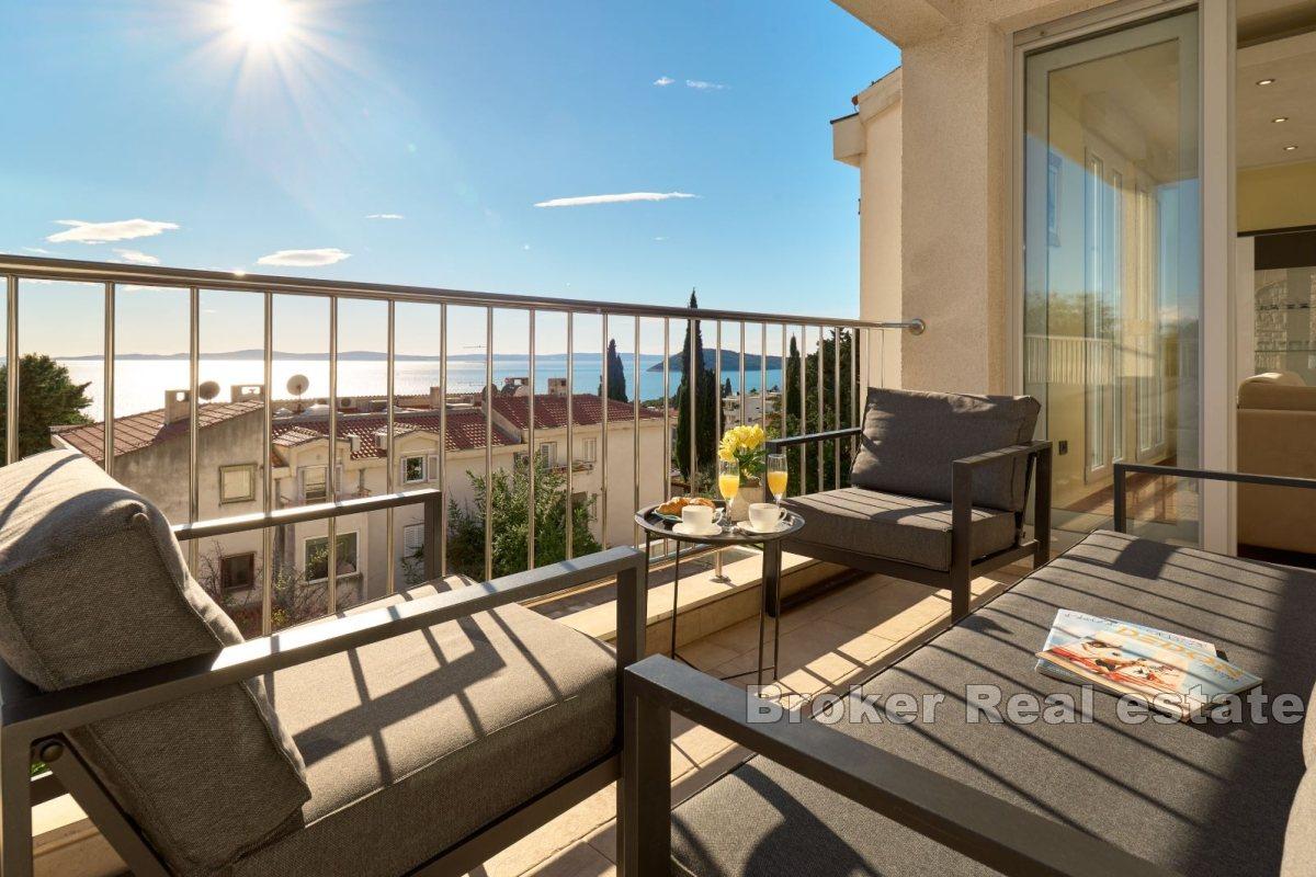 Krásný třípokojový apartmán s výhledem na moře