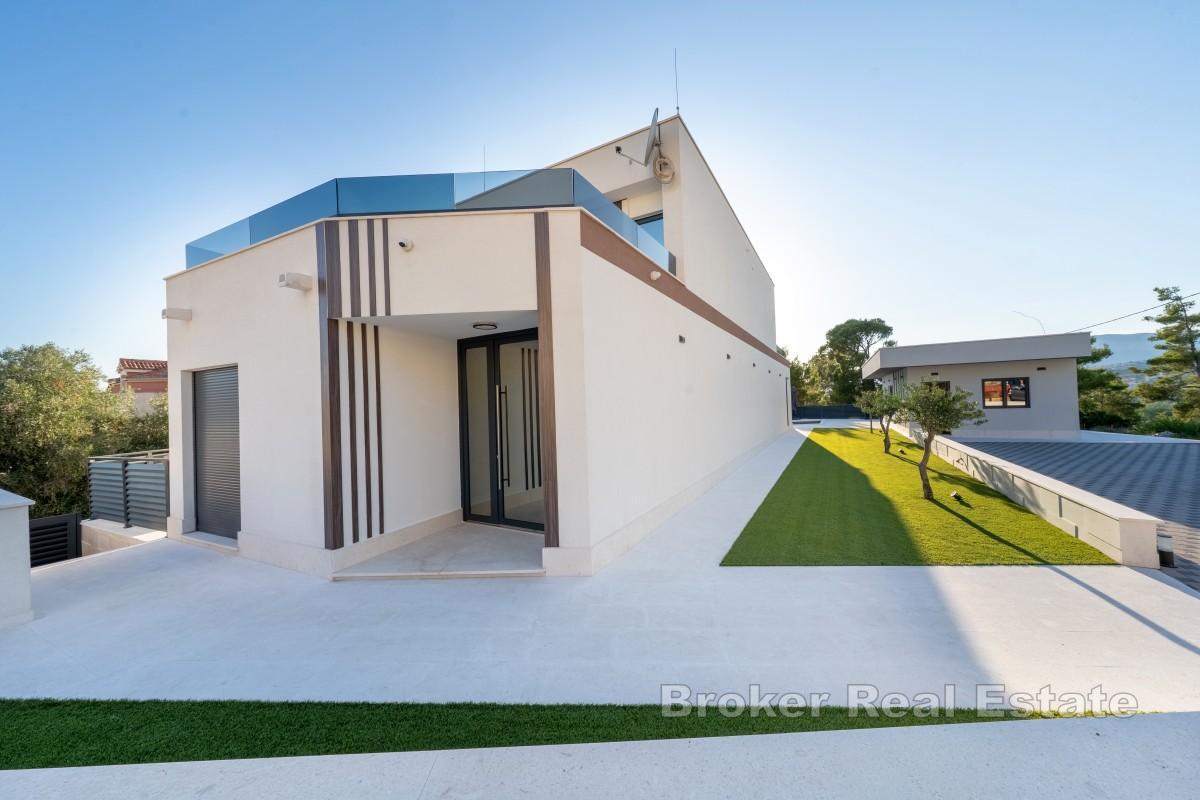 Moderne villa med basseng nær Split